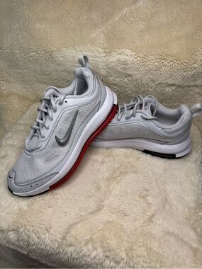 New in Box 🏃‍♂️Men’s Nike Air Max - Size 10
